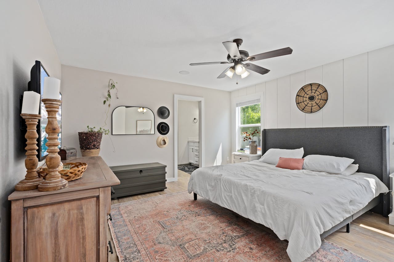 Town-and-Coastal-San-Luis-Obispo-property-interior